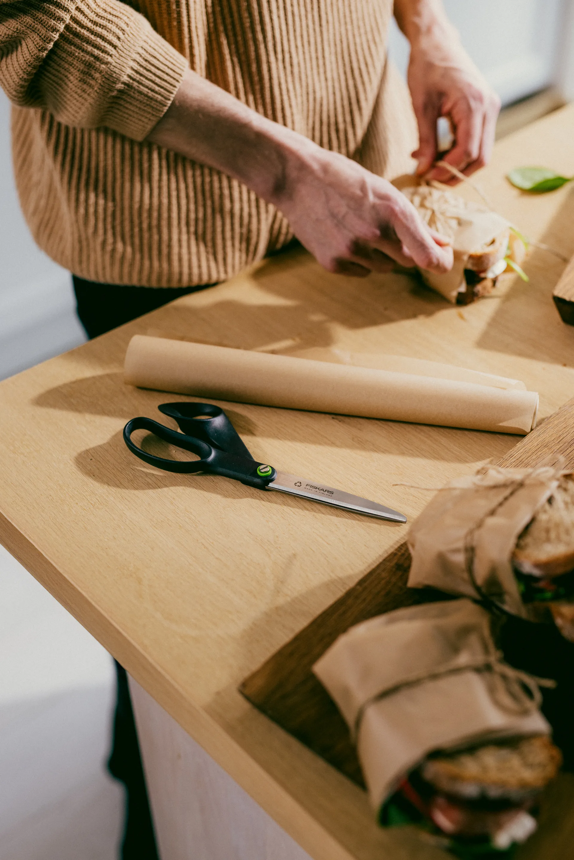 Nożyczki uniwersalne Functional Form 21 cm, Czarne Fiskars