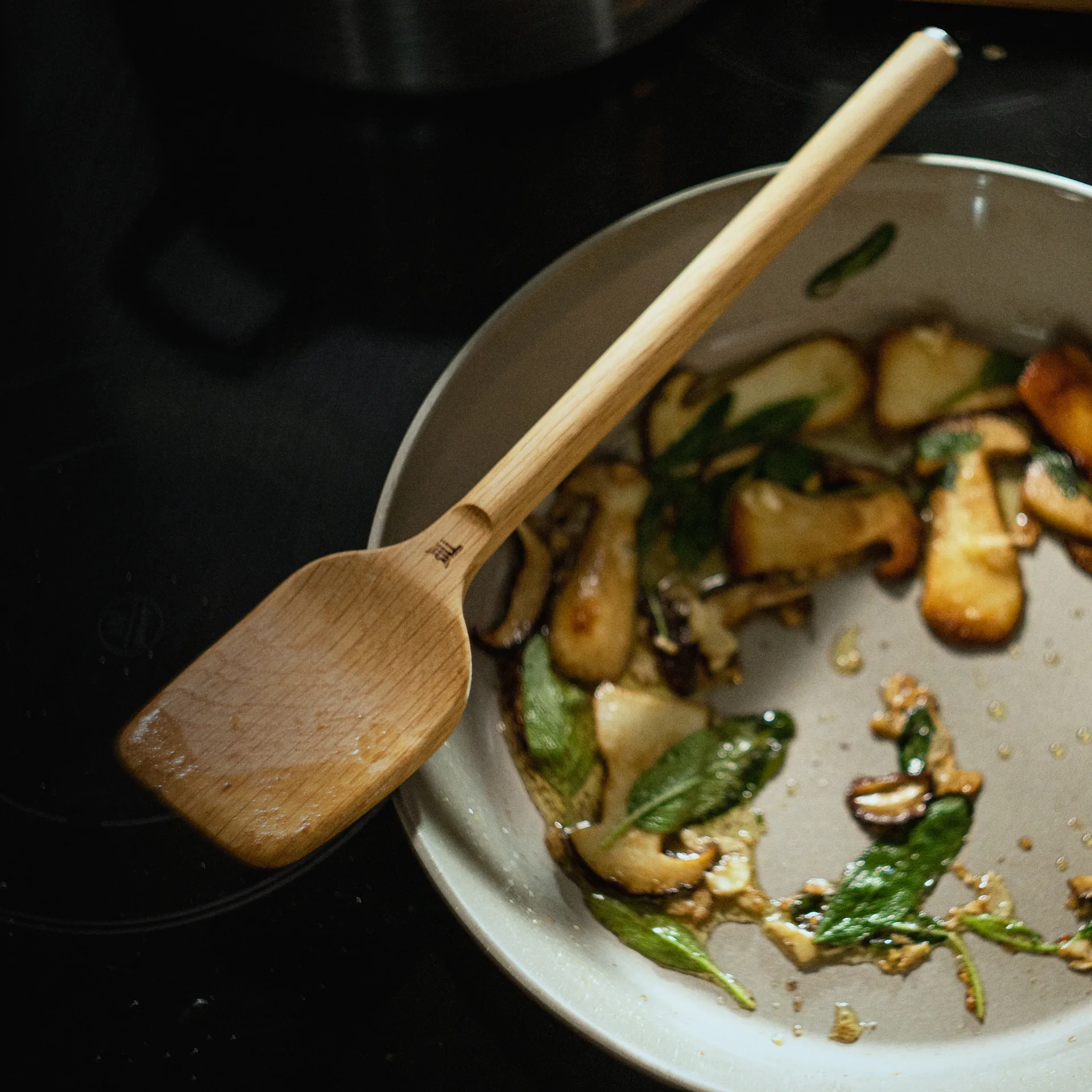 Łopatka do smażenia Norden, Dąb-stal nierdzewna Fiskars