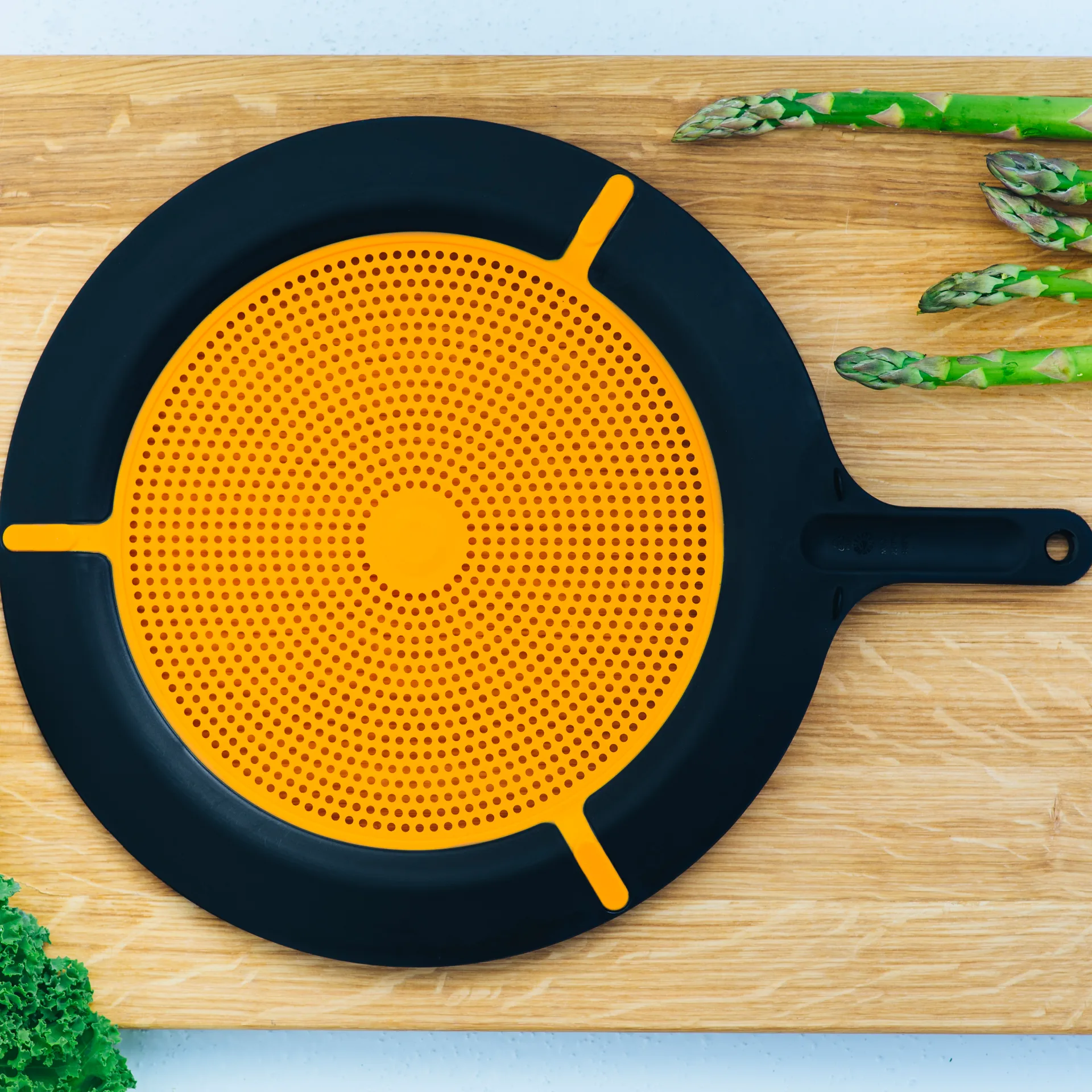 Silikonowa osłona przeciwbryzgowa Functional Form, Czarny Fiskars