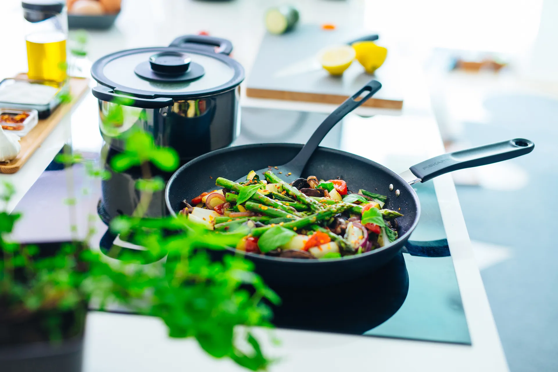 Szpatułka Functional Form 28 cm, Czarny Fiskars