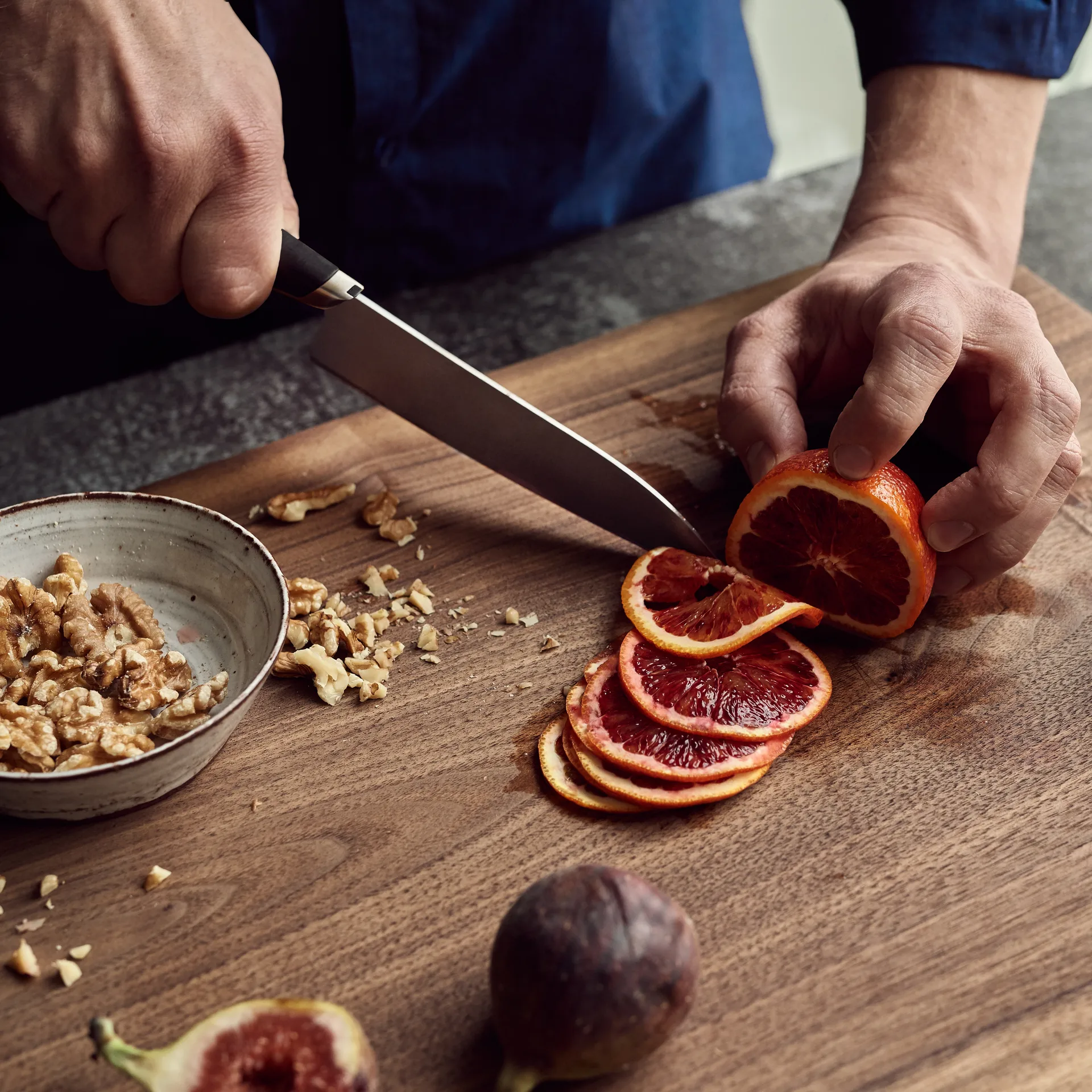 Tytanowy nóż szefa kuchni 16 cm, Czarny Fiskars