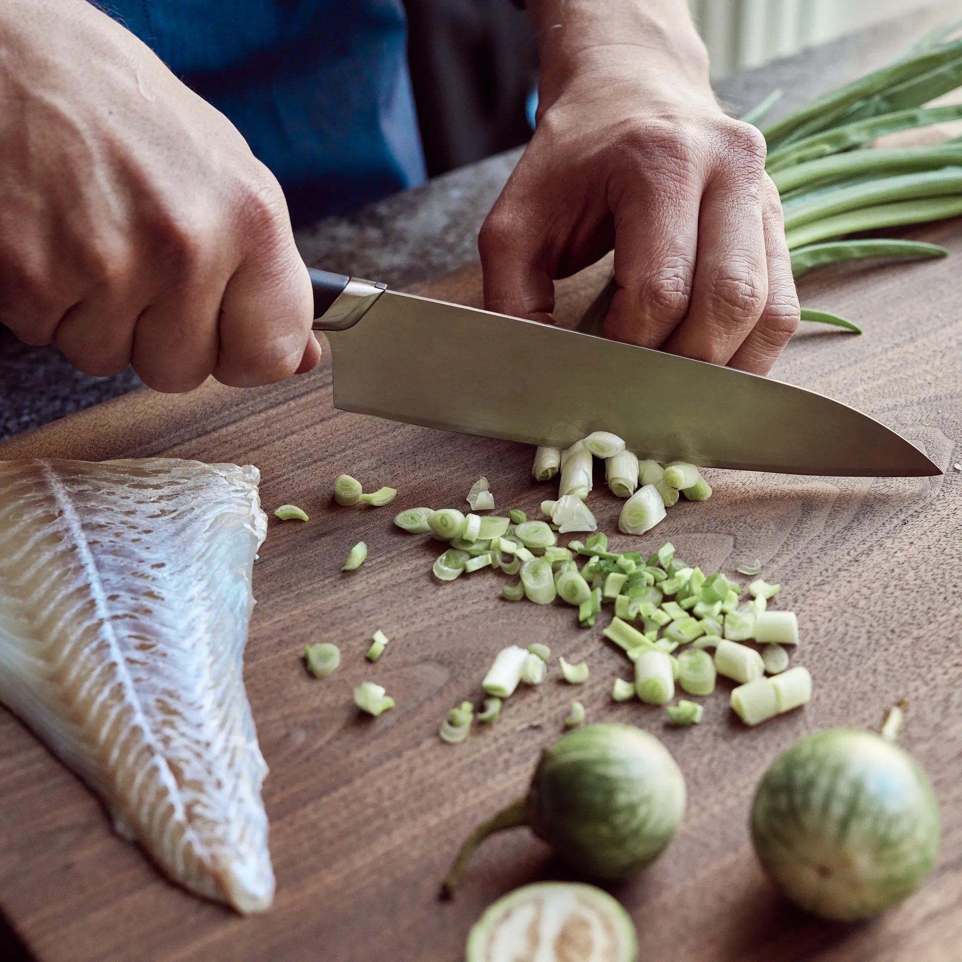 Tytanowy nóż szefa kuchni 20 cm, Czarny Fiskars