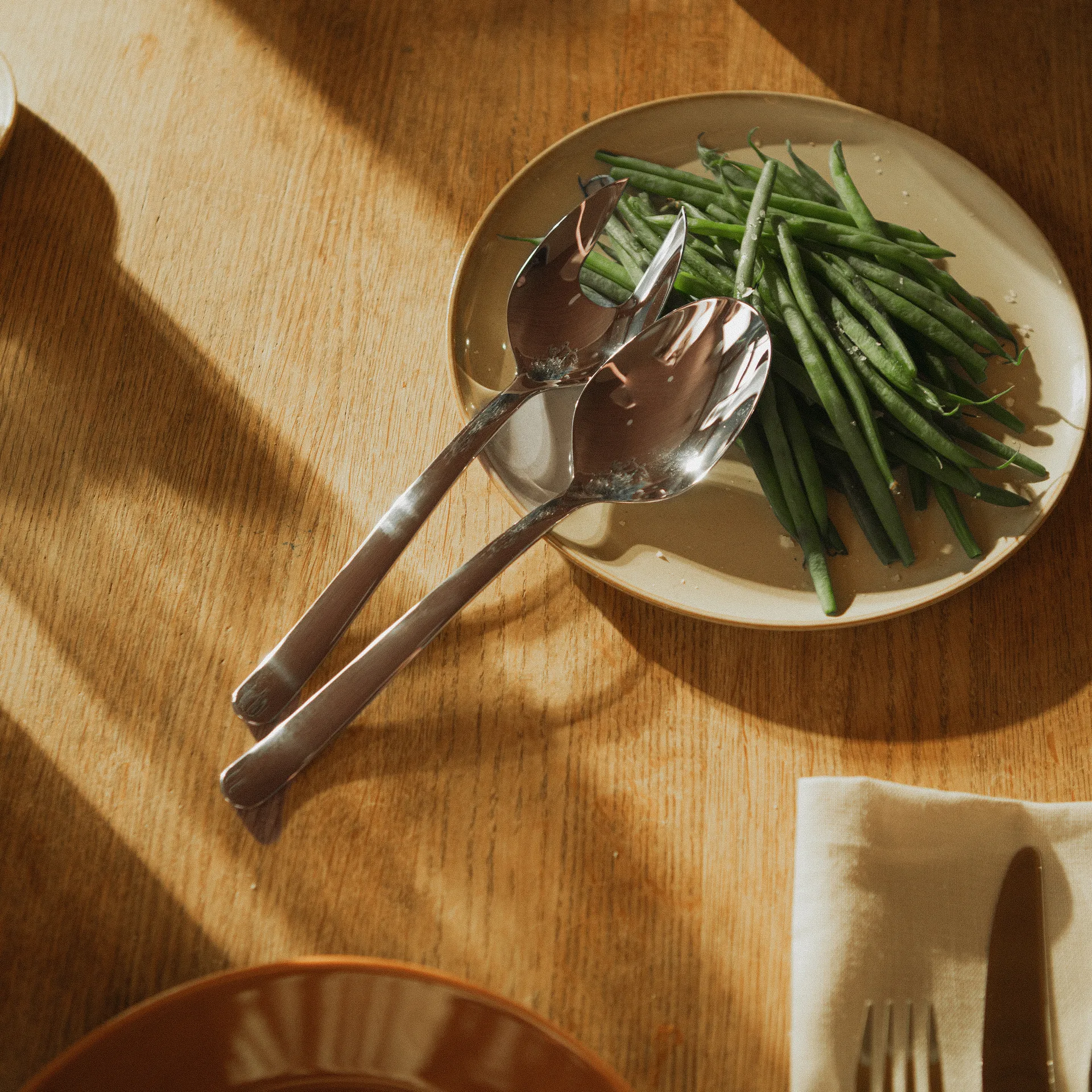 Zestaw sztućców do sałatek Functional Form 2 szt, Blank Fiskars