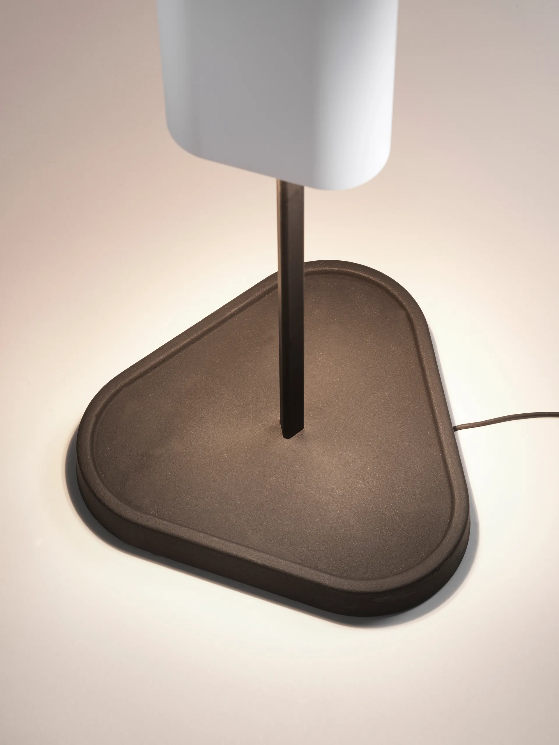 Lampa podłogowa EMI 170 cm, Off white Flos