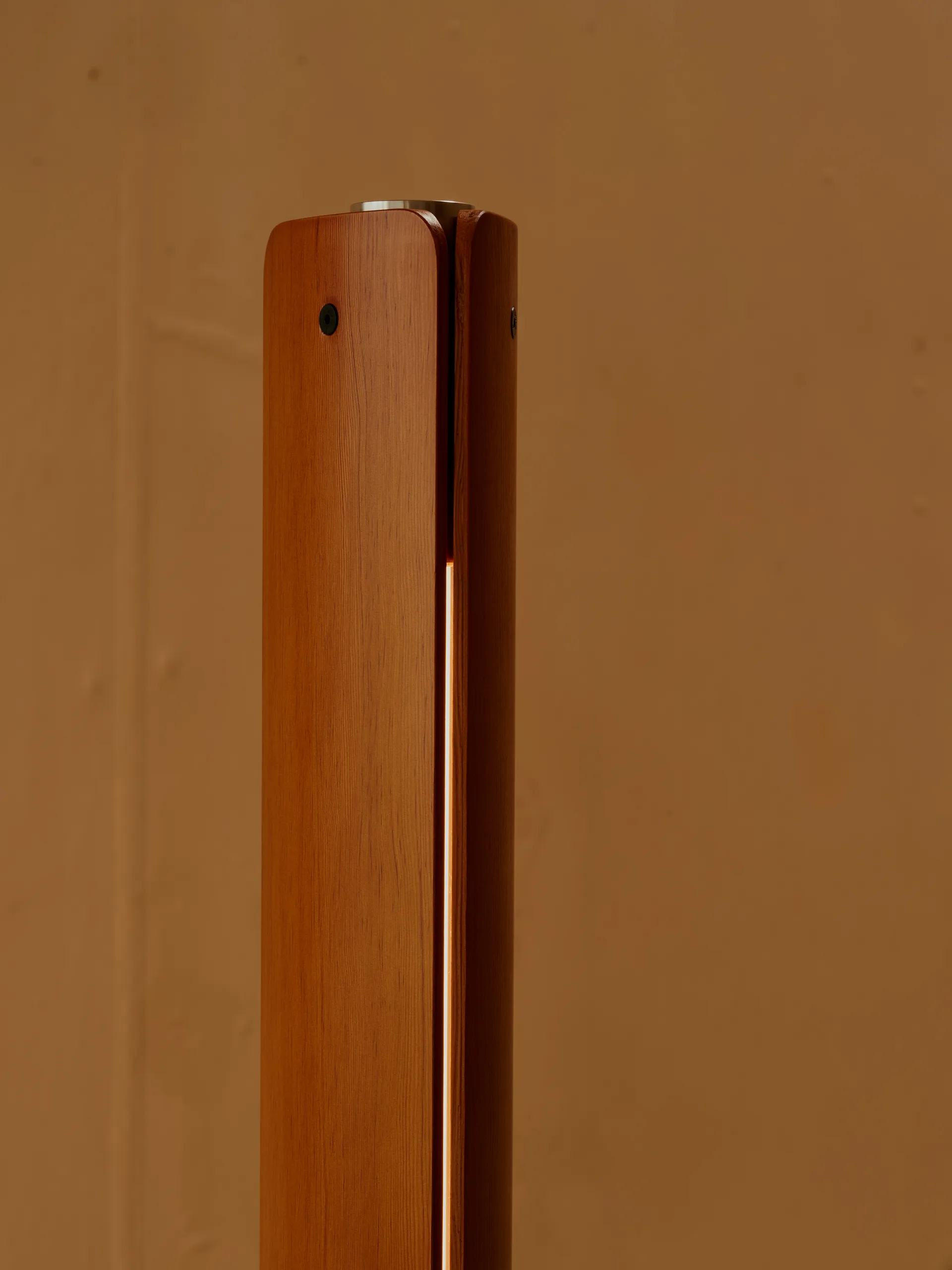 Lampa podłogowa Seki-han 226 cm, Metal popielato-czarny poddany obróbce cieplnej Flos