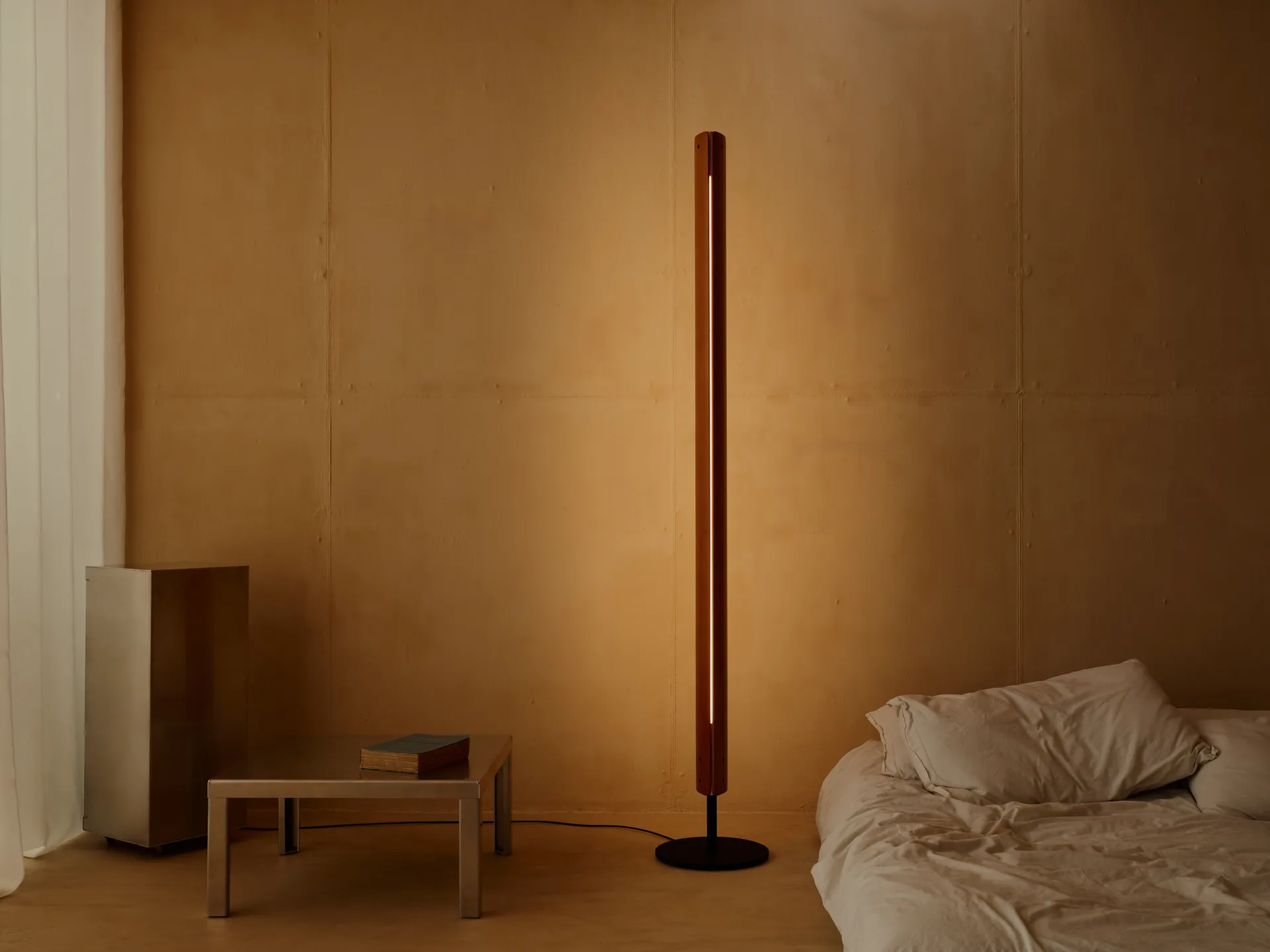 Lampa podłogowa Seki-han 226 cm, Metal popielato-czarny poddany obróbce cieplnej Flos