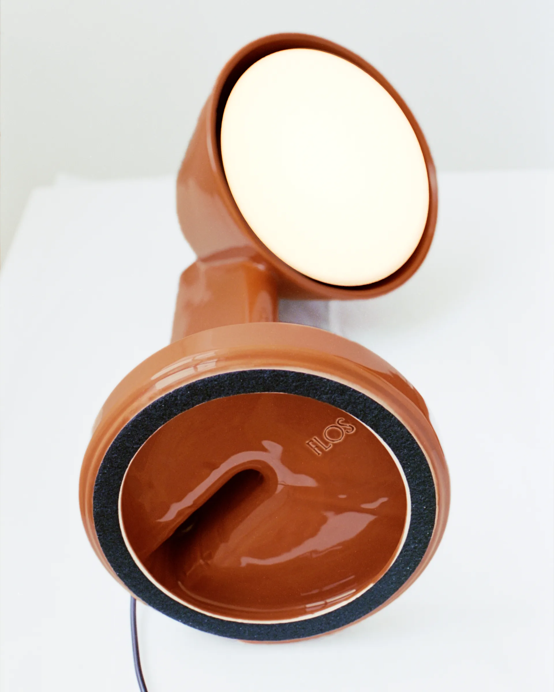 Lampa stołowa Céramique Down, Rust red Flos