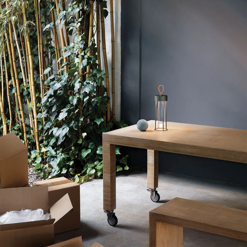 Lampa stołowa In Vitro, Black, 2700 kelvin Flos