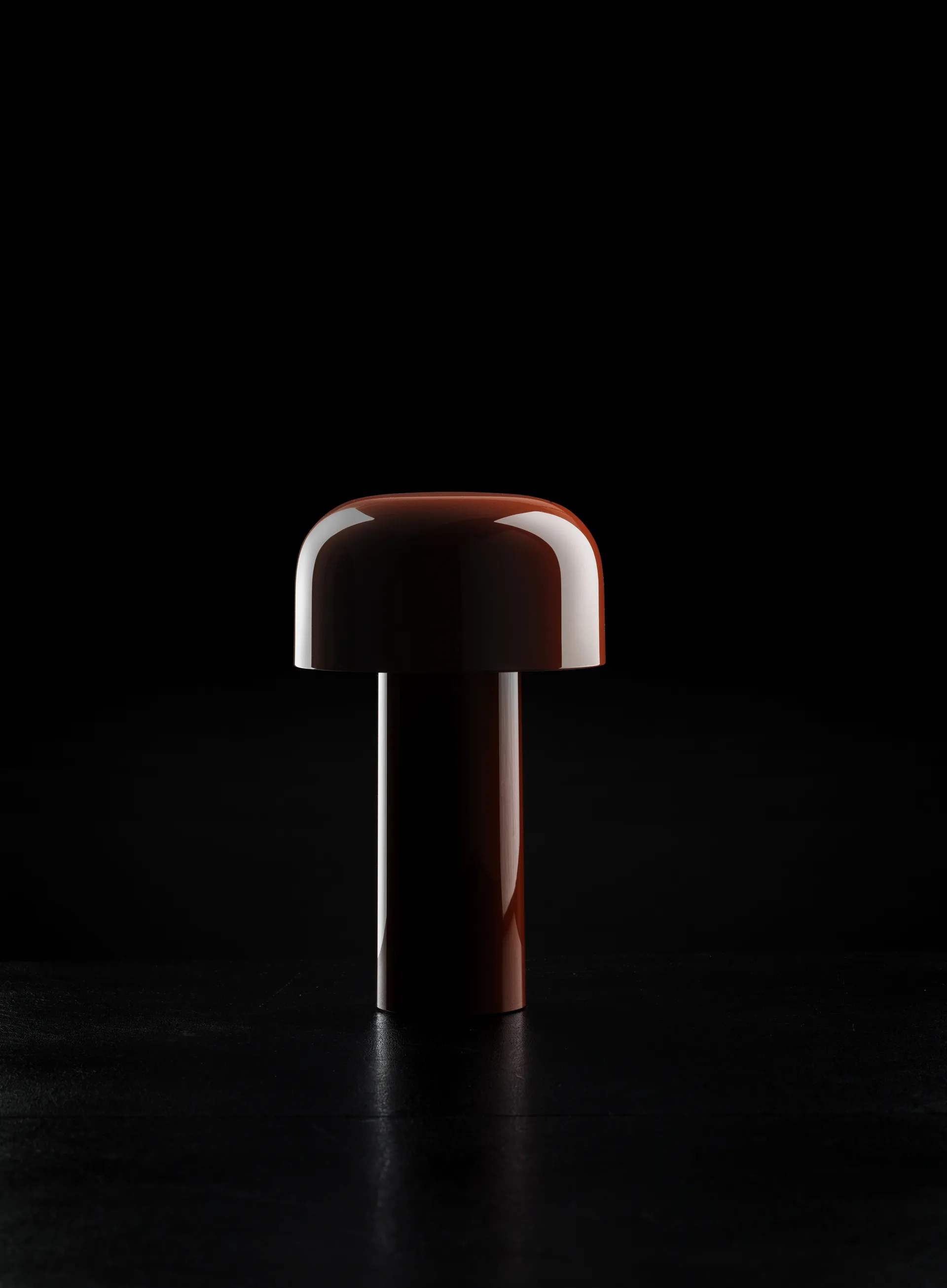 Lampa stołowa przenośna Bellhop, Brick red, IP54 (wewnątrz/na zewnątrz) Flos