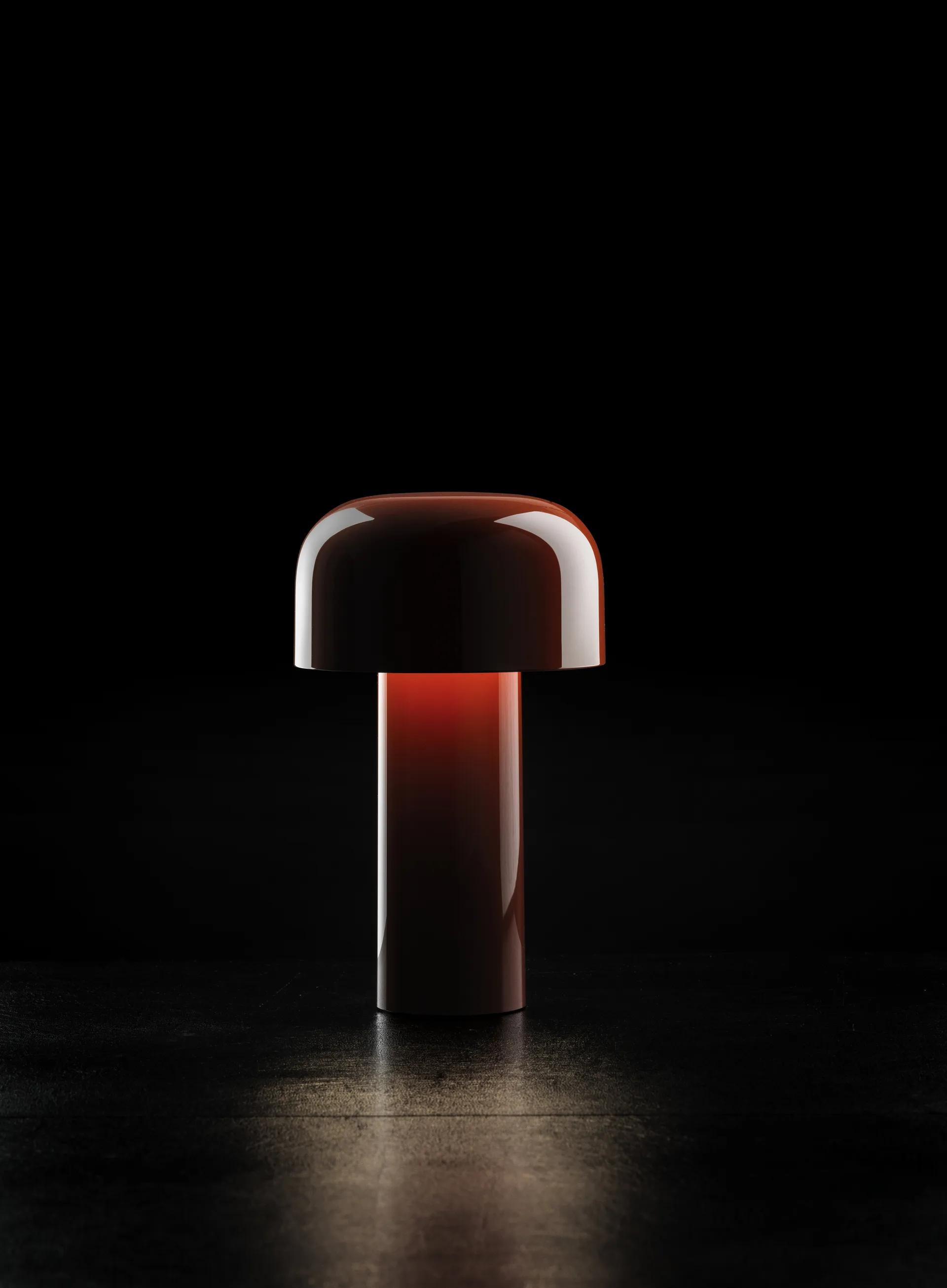 Lampa stołowa przenośna Bellhop, Brick red, IP54 (wewnątrz/na zewnątrz) Flos