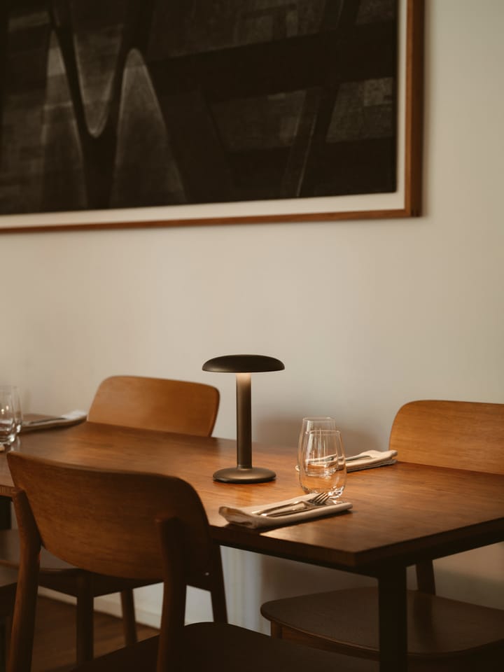Przenośna lampa stołowa Gustave Residential, Matte anthracite Flos
