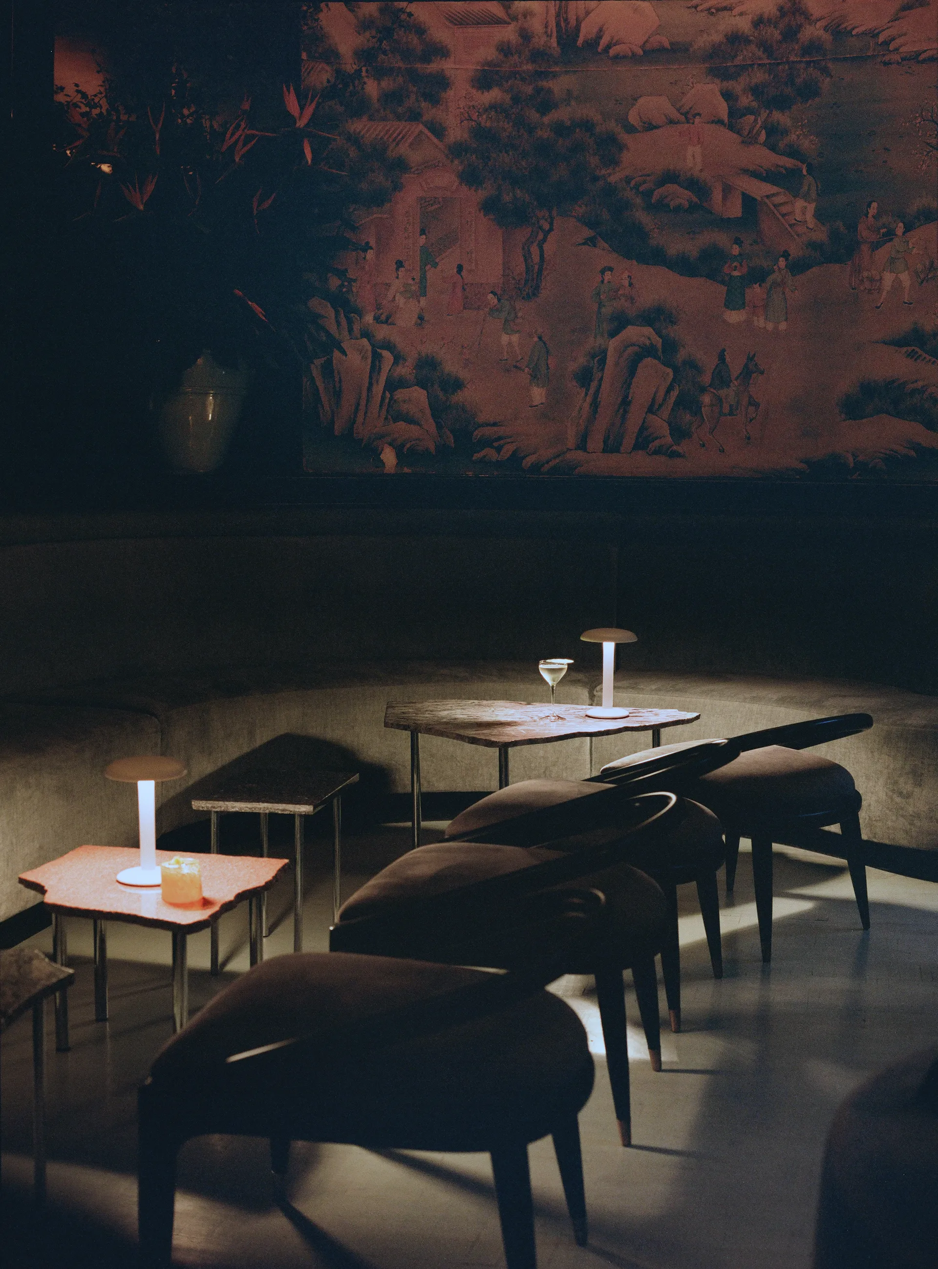 Przenośna lampa stołowa Gustave Residential, Matte white Flos