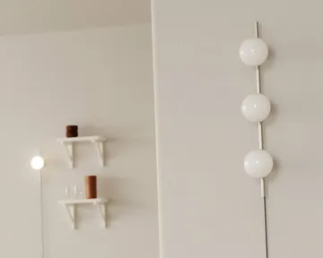 Kinkiet Ovoid Single - Stal nierdzewna-szkło opalowe - FRAMA