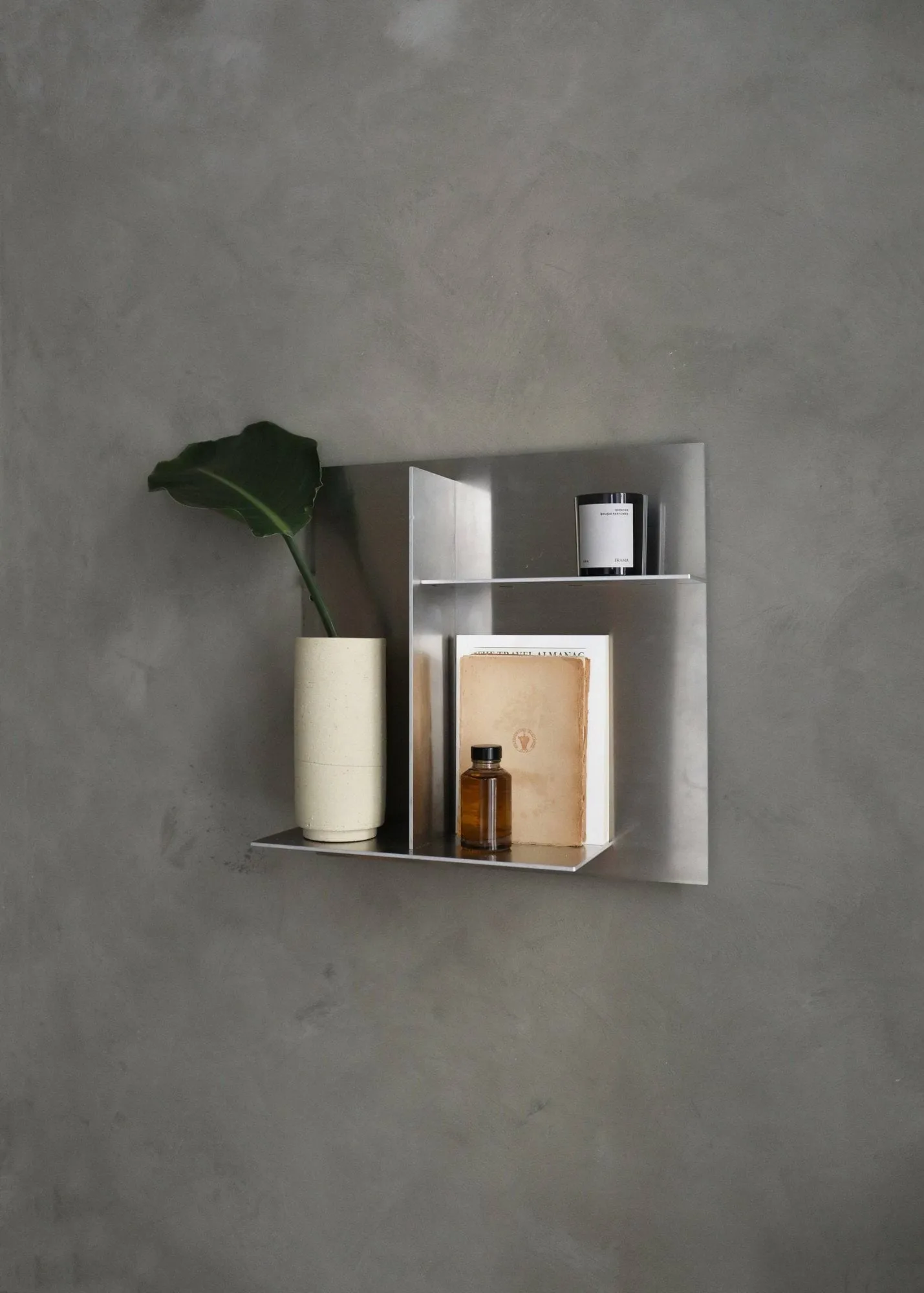 Półka ścienna Rivet Typecase, Aluminium, 44,6x44,6x16,1 cm FRAMA