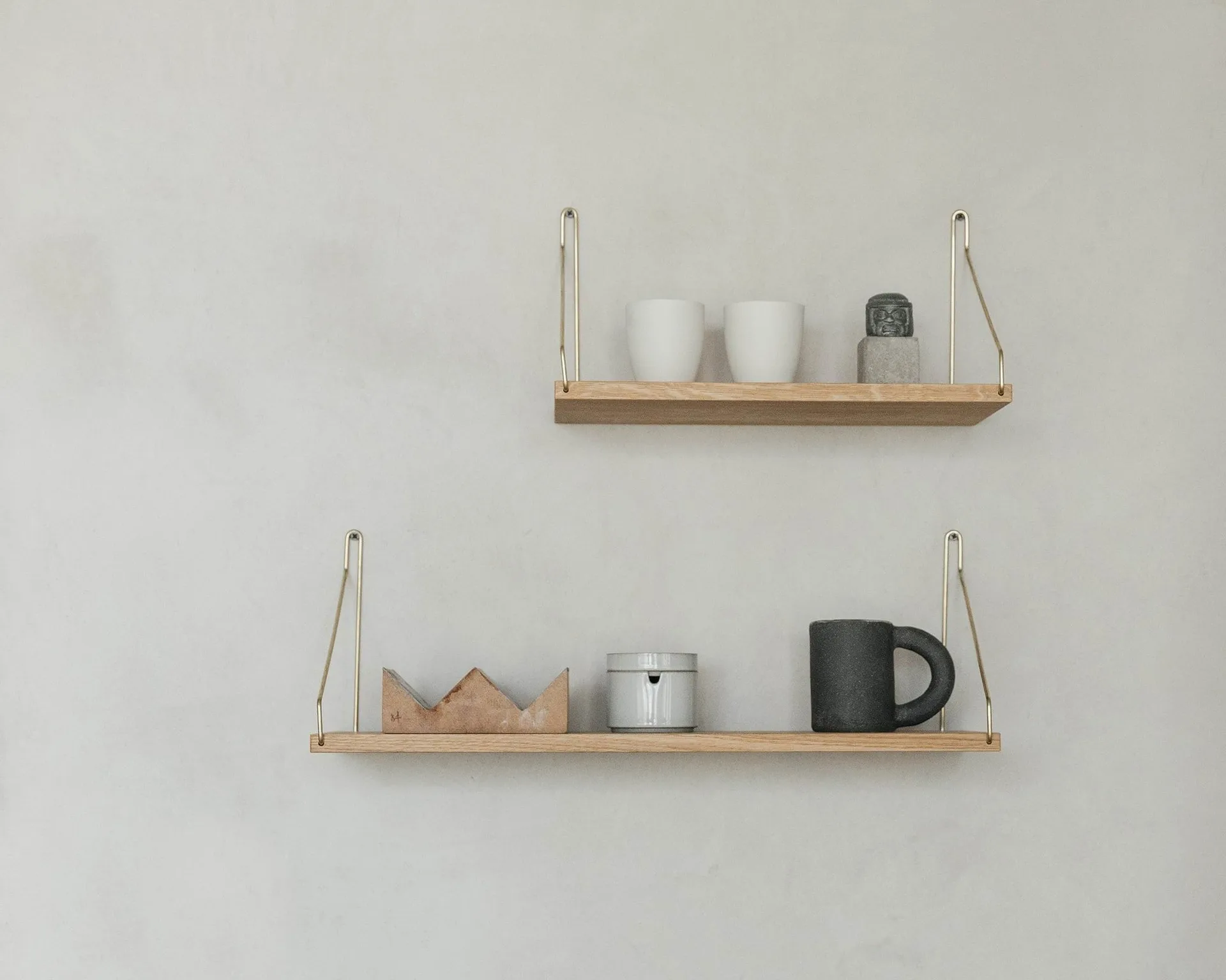 Półka ścienna Single Shelf, Dąb-mosiądz, 80x27 cm FRAMA