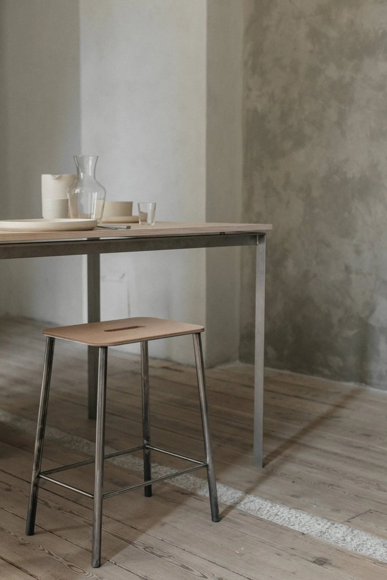 Taboret Adam, Raw steel-natural leather, H:50 cm FRAMA