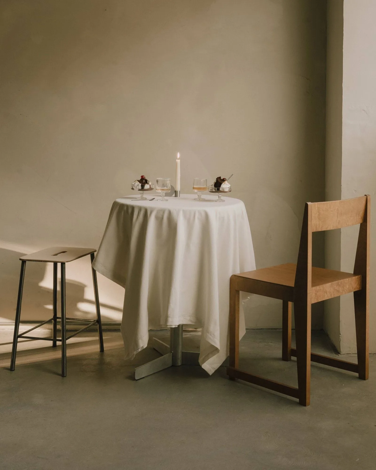 Taboret Adam, Raw steel-natural leather, H:65 cm FRAMA