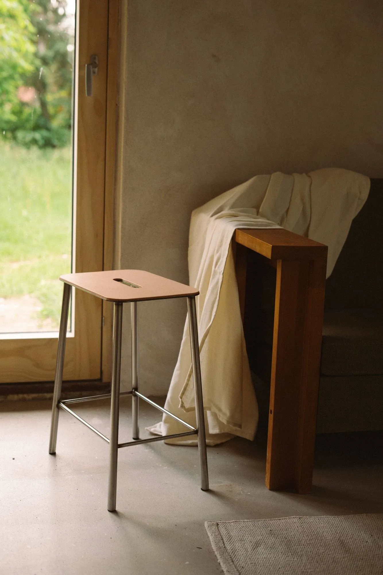 Taboret Adam, Raw steel-natural leather, H:65 cm FRAMA