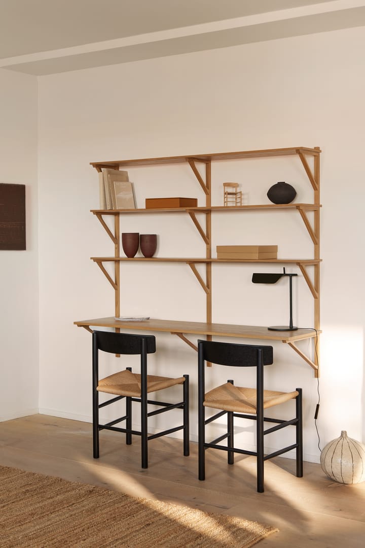 BM29 półka z biurkiem 149x134 cm, Dąb lakierowany Fredericia Furniture