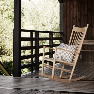 Fotel bujany J16  - Czarny - dąb czarny lakierowany - Fredericia Furniture