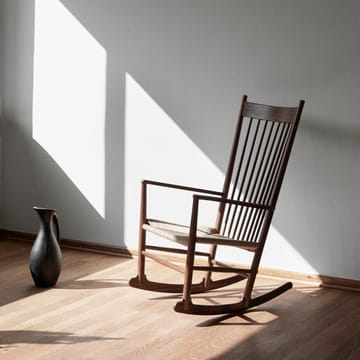 Fotel bujany J16  - Czarny - dąb czarny lakierowany - Fredericia Furniture