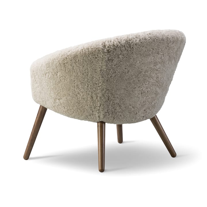 Fotel lounge Ditzel – owcza skóra, Moonlight - drewno orzecha włoskiego Fredericia Furniture