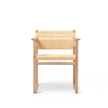 Fotel z podłokietnikami BM62 - Rattan - stelaż olejowany - Fredericia Furniture