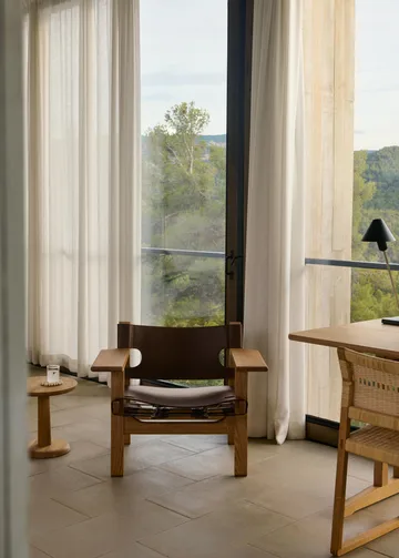 krzesło fotelowe The Spanish Chair - Skóra ciemnobrązowa - dąb olejowany - Fredericia Furniture