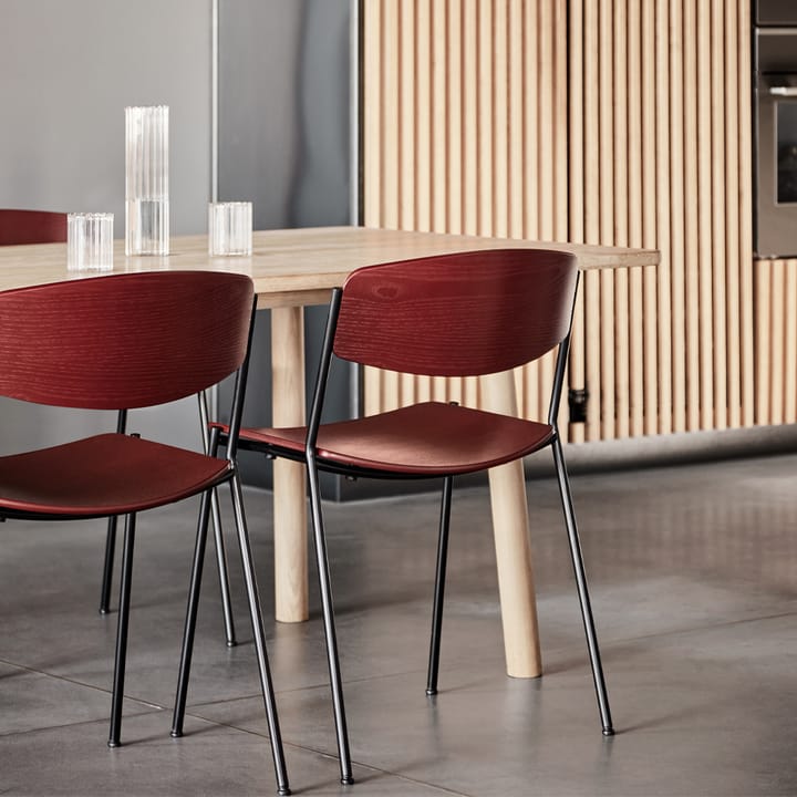 Krzesło Lynderup 3080, Drewno orzecha włoskiego lakierowane - stelaż stalowy czarny Fredericia Furniture