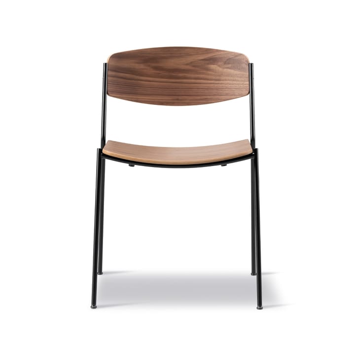 Krzesło Lynderup 3080 - Drewno orzecha włoskiego lakierowane - stelaż stalowy czarny - Fredericia Furniture