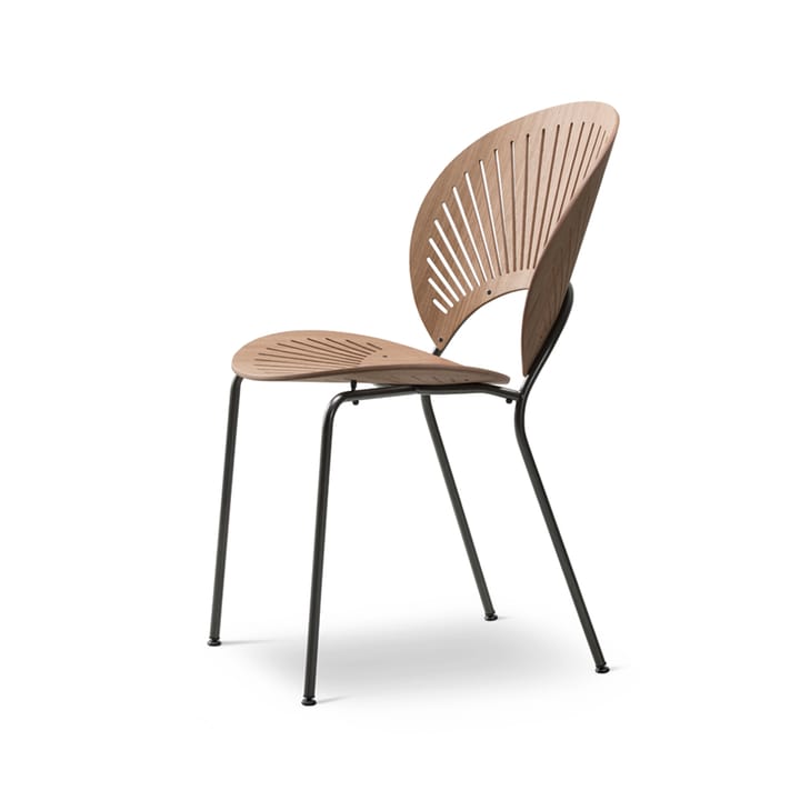 Krzesło Trinidad 3398 - Dąb lakierowany - nogi czarne - Fredericia Furniture