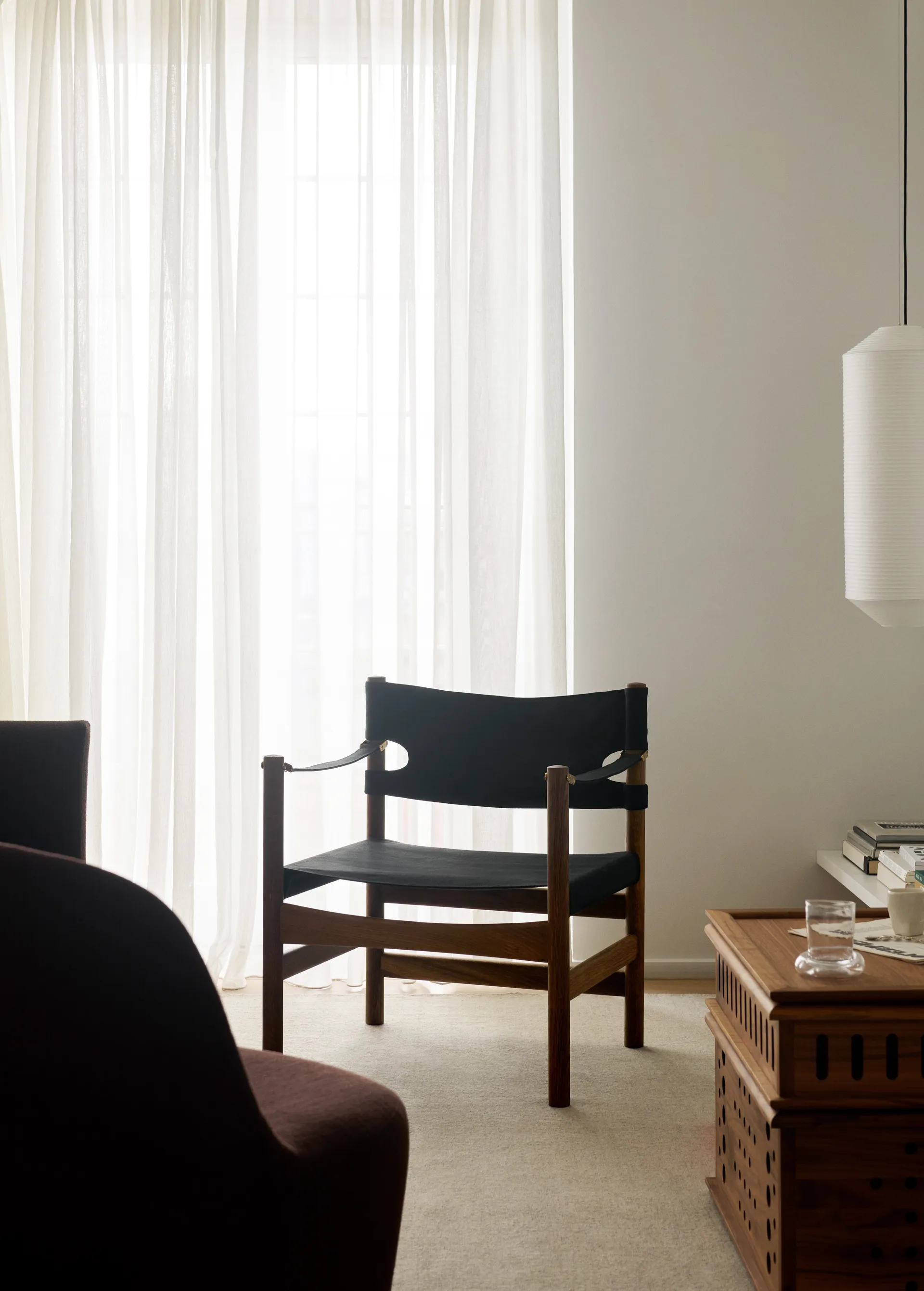 Krzesło z podłokietnikami Canvas 21, Canvas czarny - dąb olejowany Fredericia Furniture