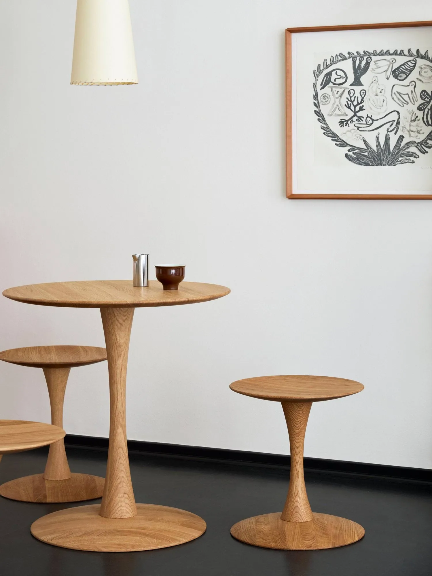 ND107 Trisse stół jadalniany, Olejowany dąb, Ø75x73 cm Fredericia Furniture