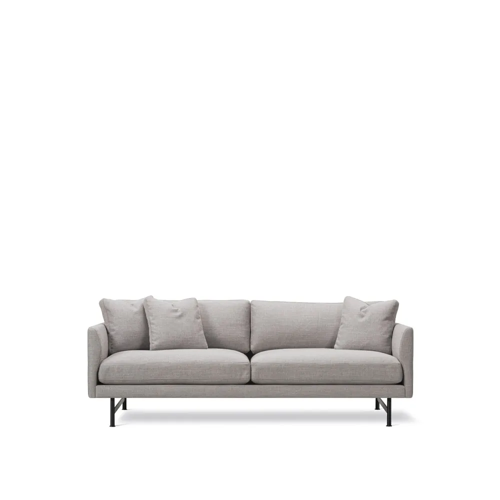 Sofa 2-osobowa Calmo 5622, Sunniva 717 - stal czarna Fredericia Furniture