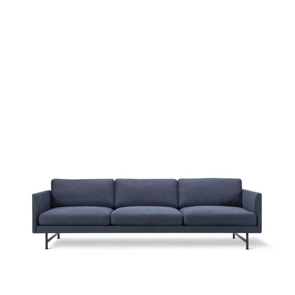 Sofa Calmo 5623, Sunniva 783 - stal czarna Fredericia Furniture