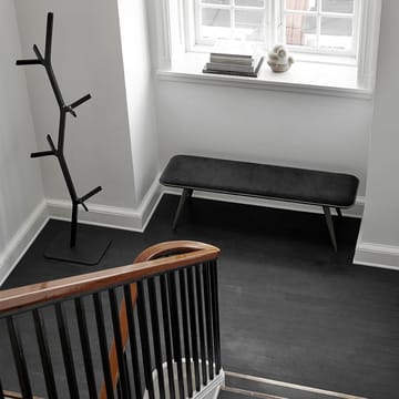 Wieszak Nara - Jesion czarny bejcowany - stal czarna lakierowana - Fredericia Furniture