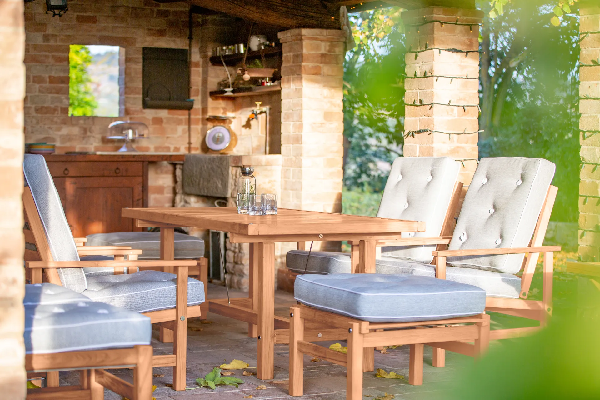 Stół 62, Redwood, 155x85x65,5 cm Fri Form