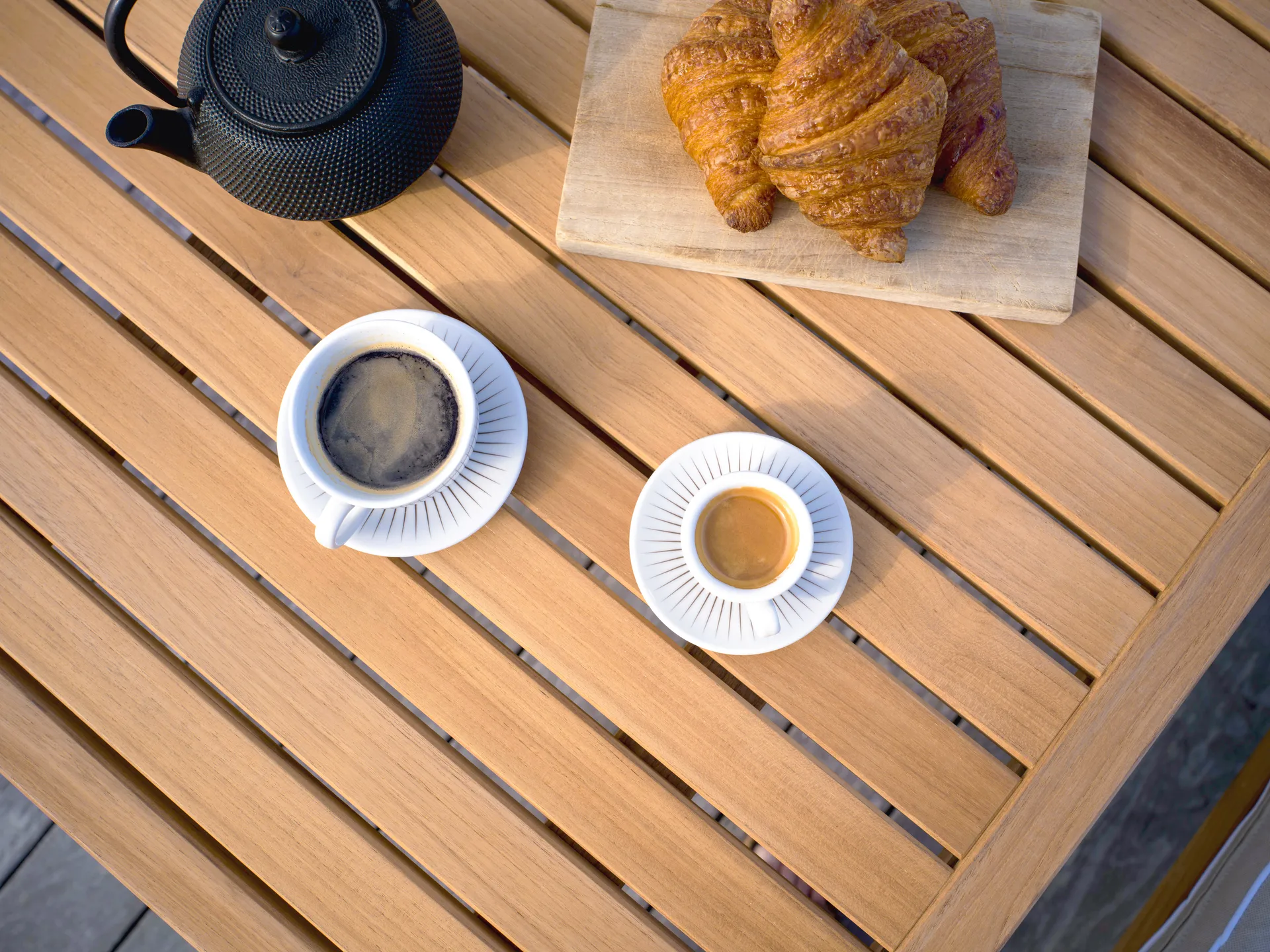 Stół 65, Teak, 128×120×68 cm Fri Form