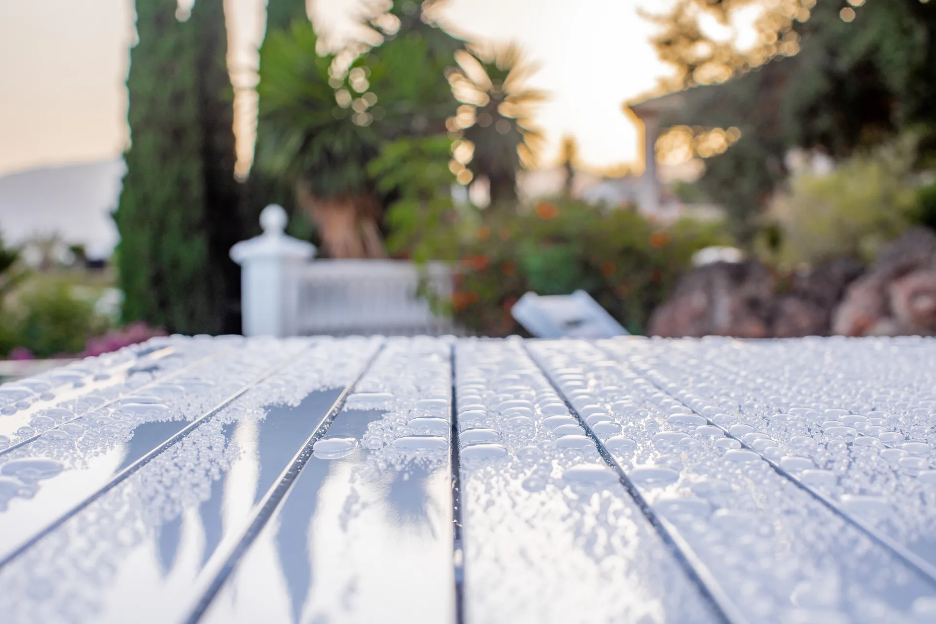 Stół 65, White, 124×133×66 cm Fri Form