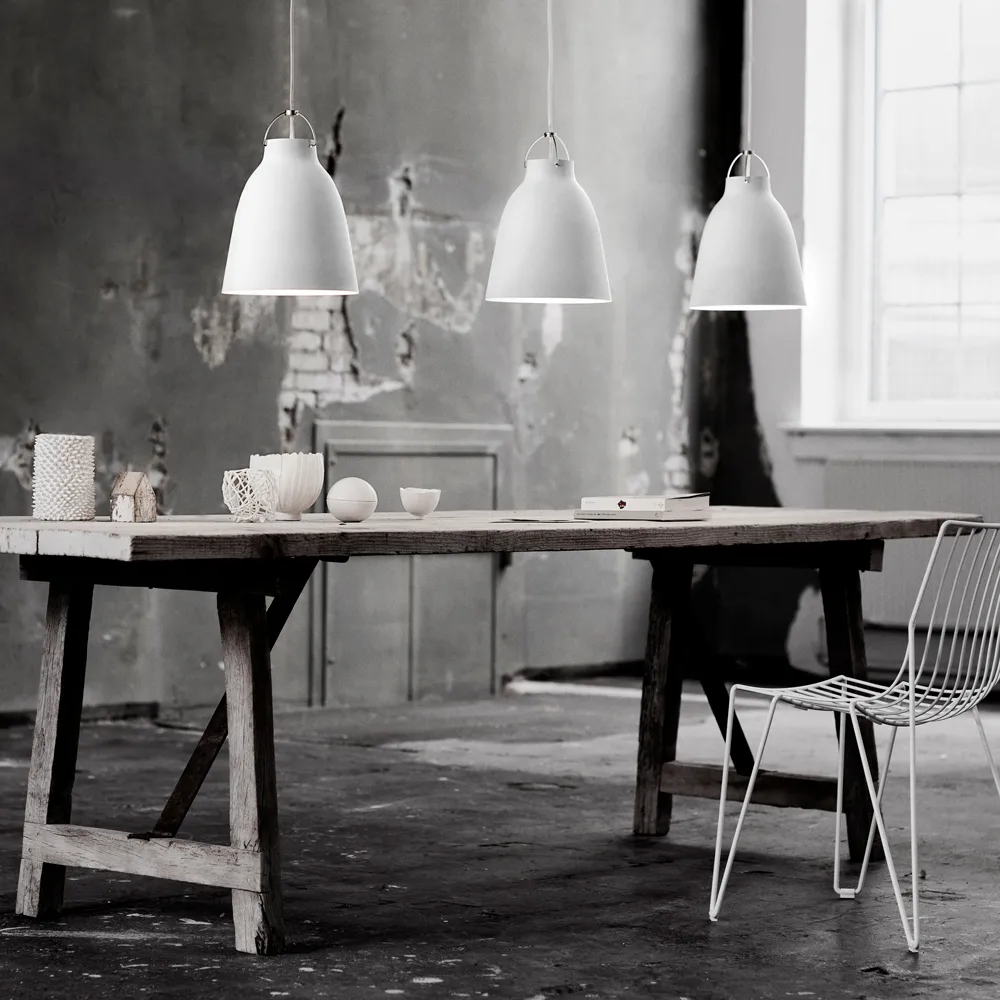 Caravaggio 2 lampa wisząca, Biały opal szkło-tekstylny sznurek Fritz Hansen