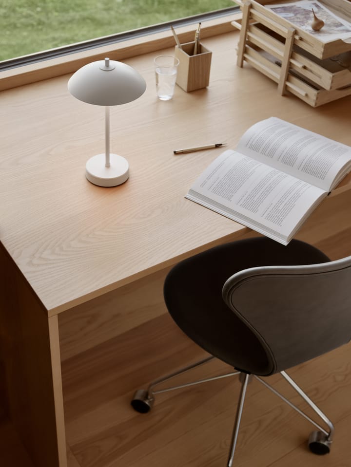 Clam przenośna lampa stołowa  31 cm, White Fritz Hansen