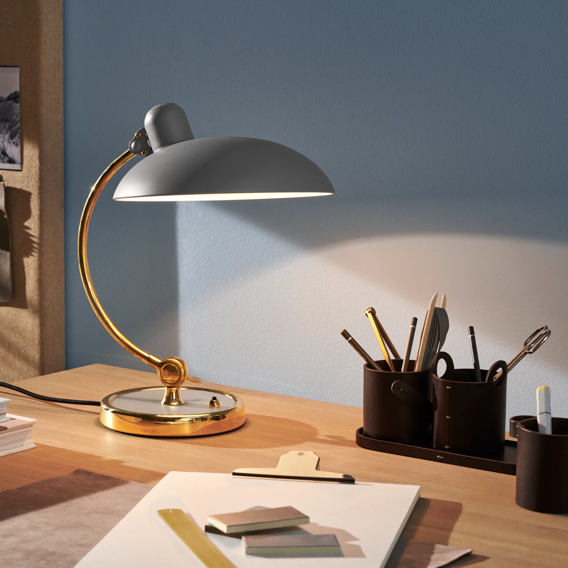 Kaiser Idell 6631-T Luksusowa lampa stołowa, Easy Grey Fritz Hansen