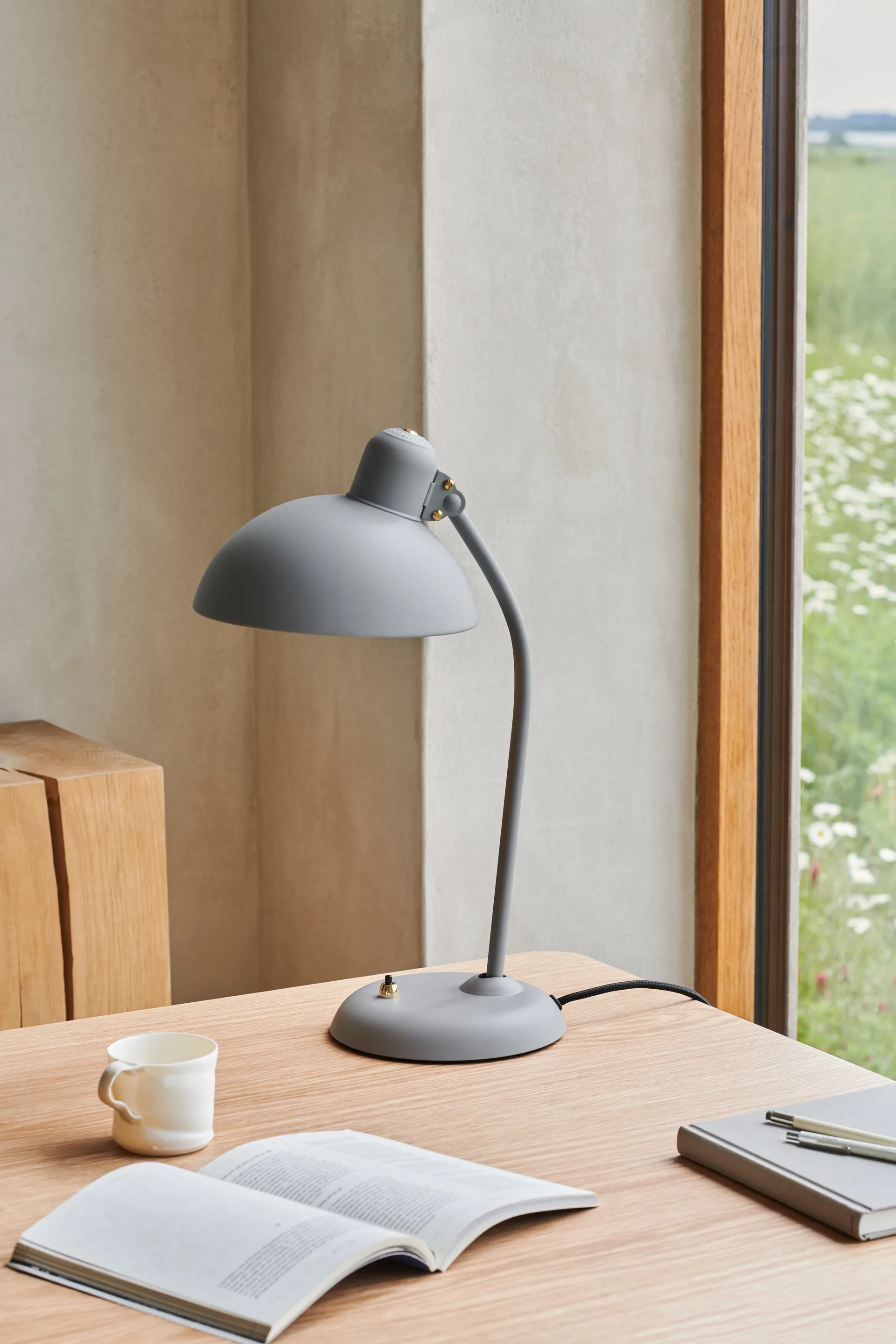 Lampa stołowa Kaiser Idell 6556-T, Easy Grey Fritz Hansen