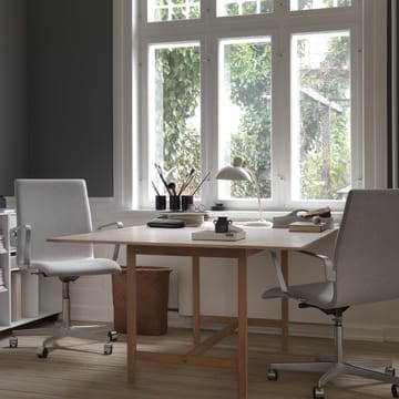 Lampa stołowa Kaiser Idell 6556-T - White - Fritz Hansen