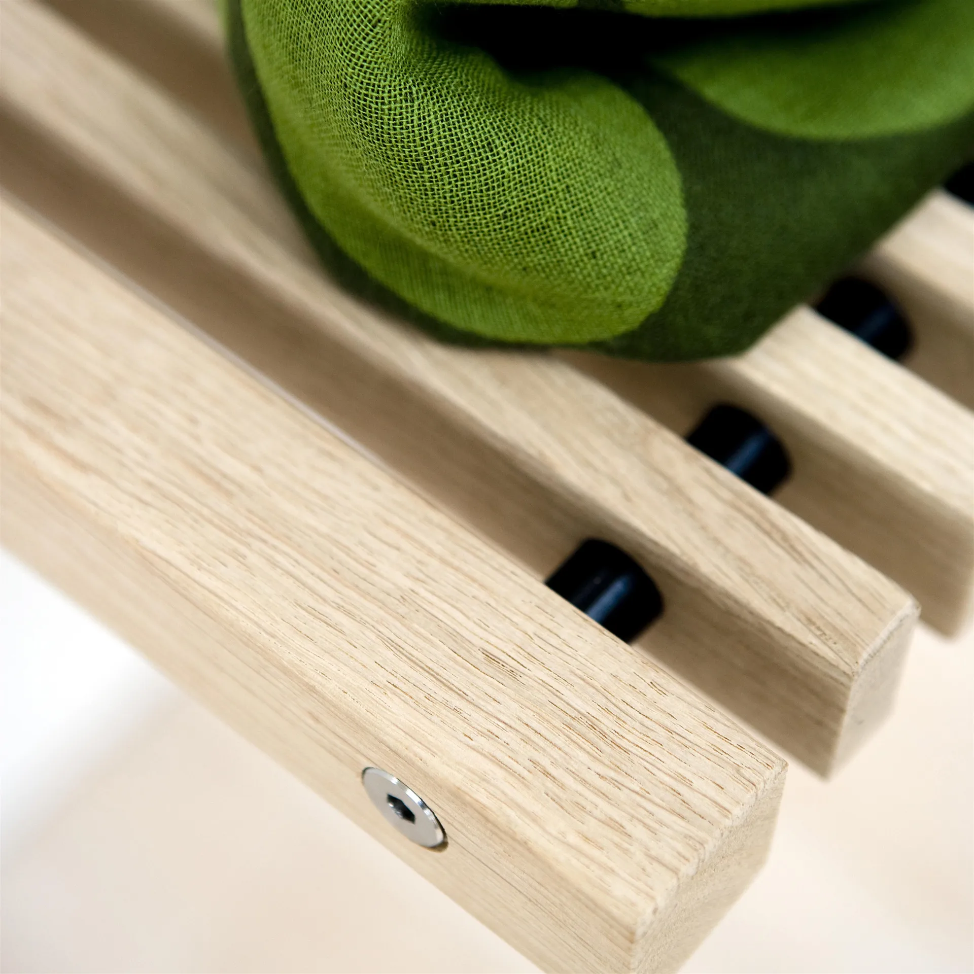 Siedzisko składane ścienne Cutter, Dąb Fritz Hansen