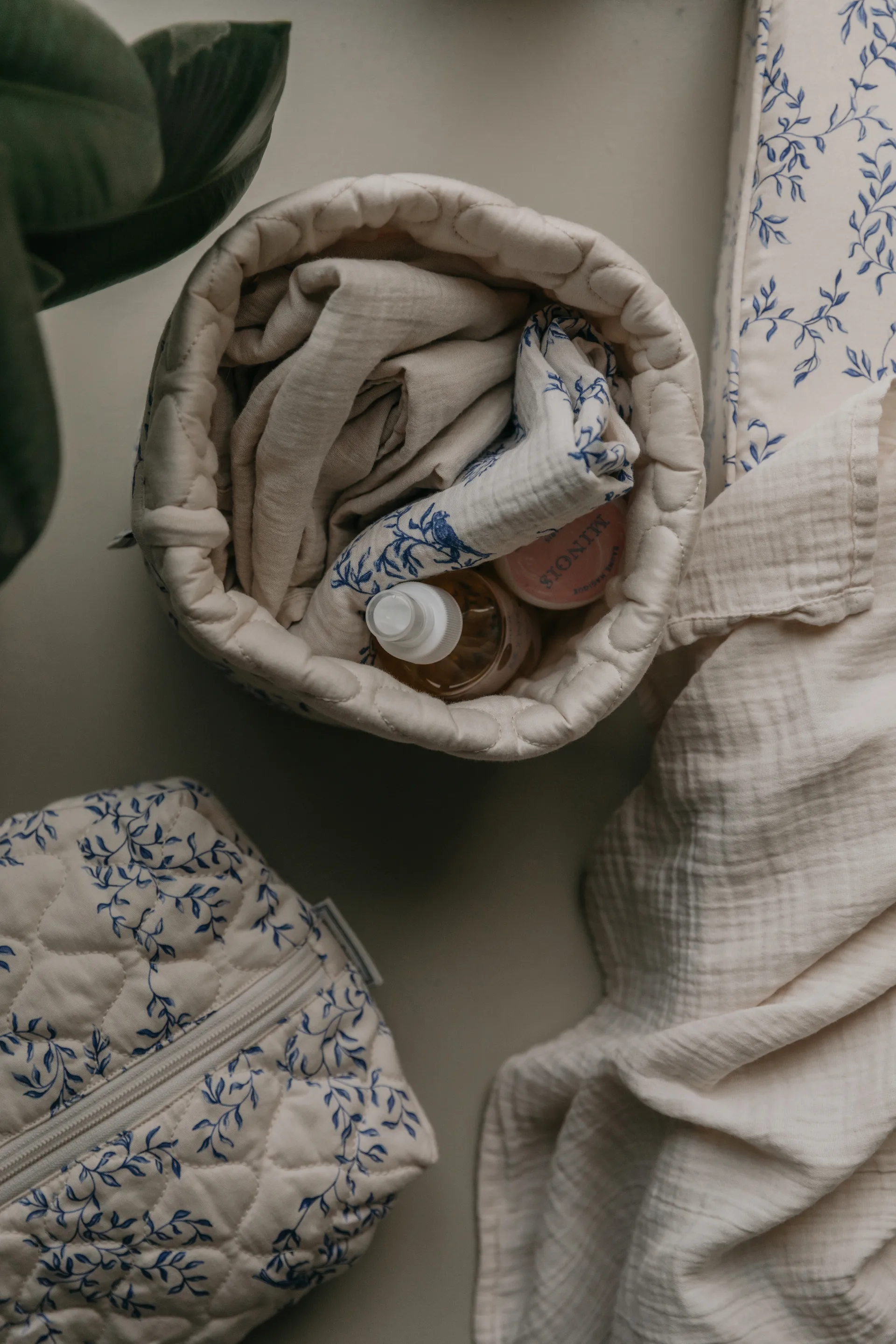 Kosz do przechowywania Jardim Satin quiltad 2-szt., 20xØ20 cm + 30xØ30 cm Garbo&Friends