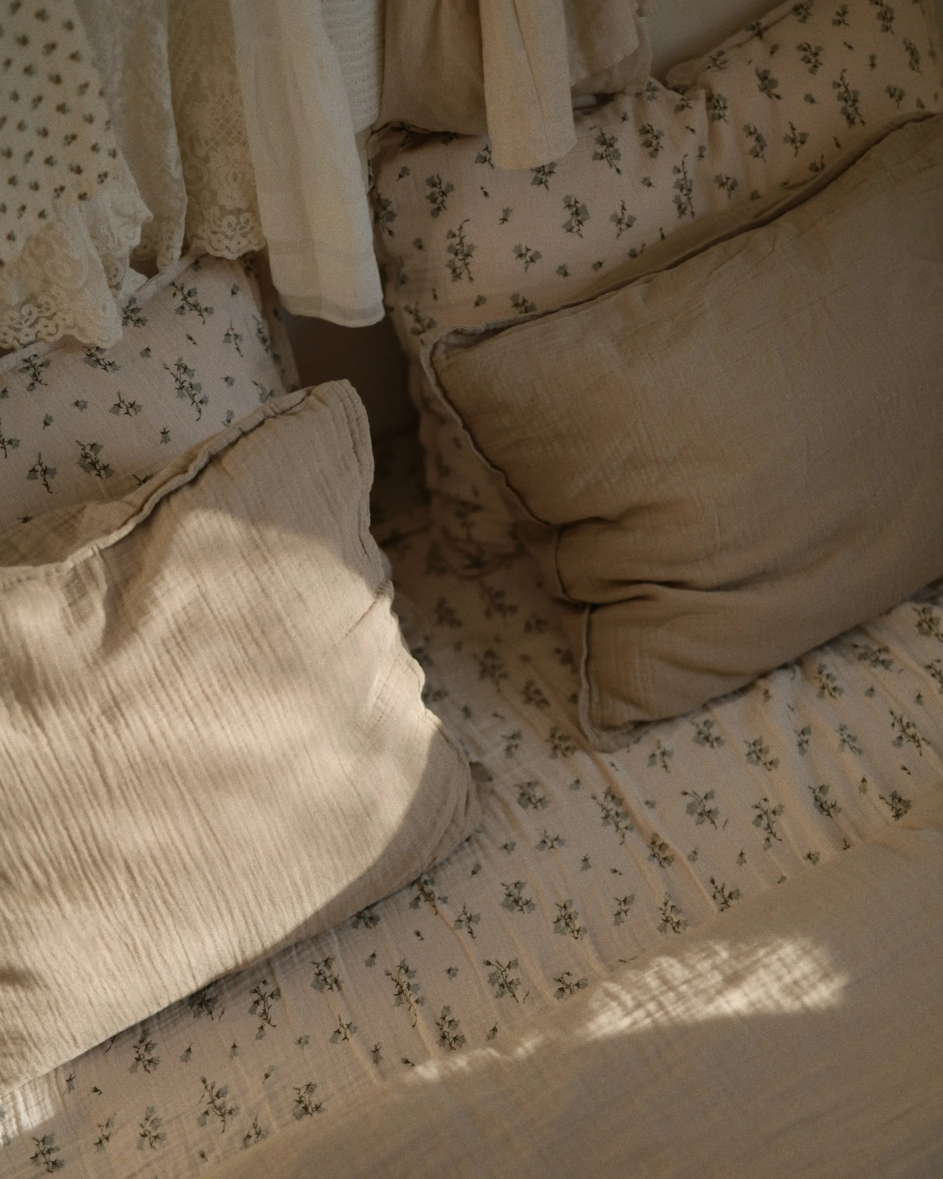 Prześcieradło z gumką Bluebell Muslin, 160x200x30 cm Garbo&Friends