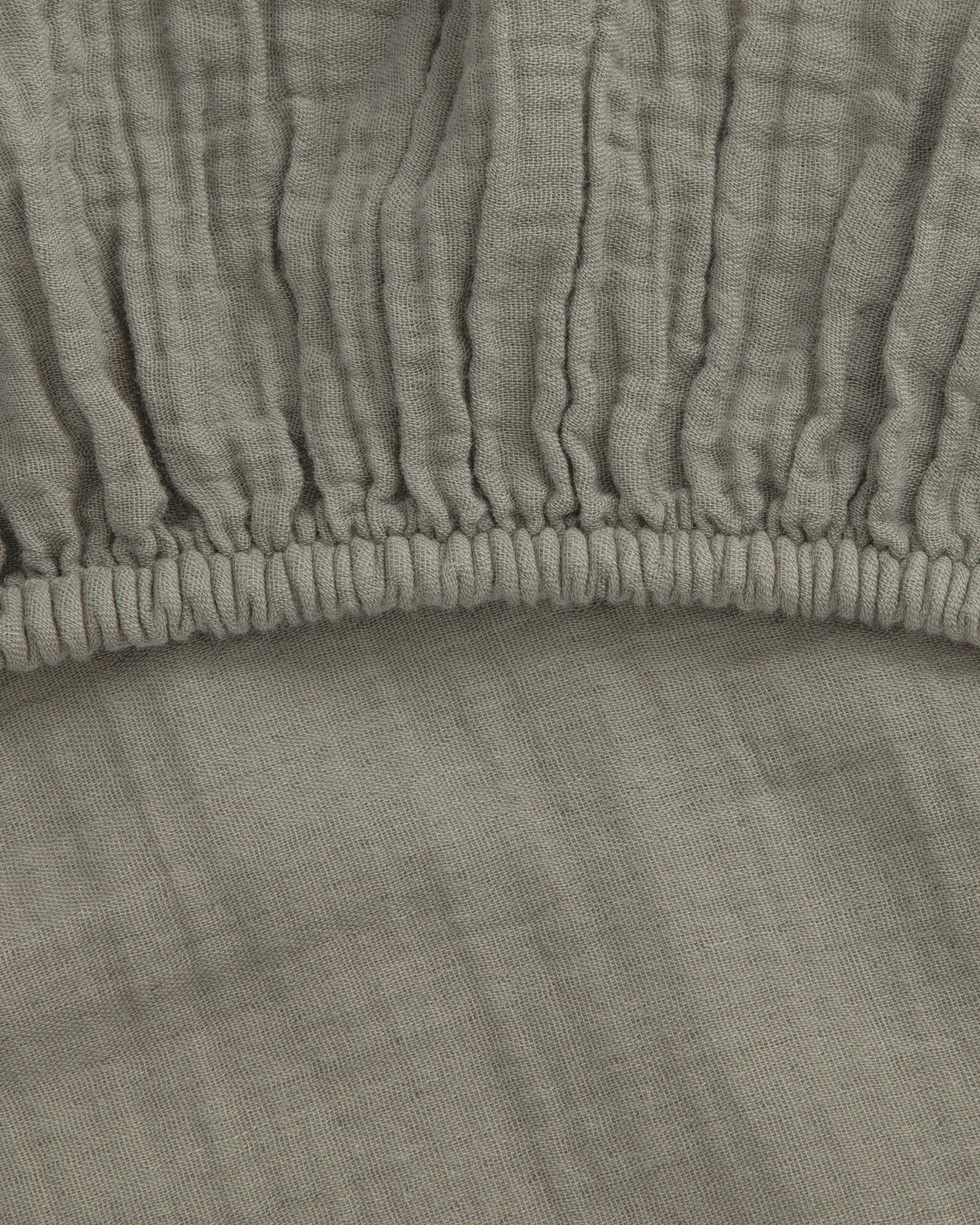 Prześcieradło z gumką Geranium Muslin, 180x200x30 cm Garbo&Friends