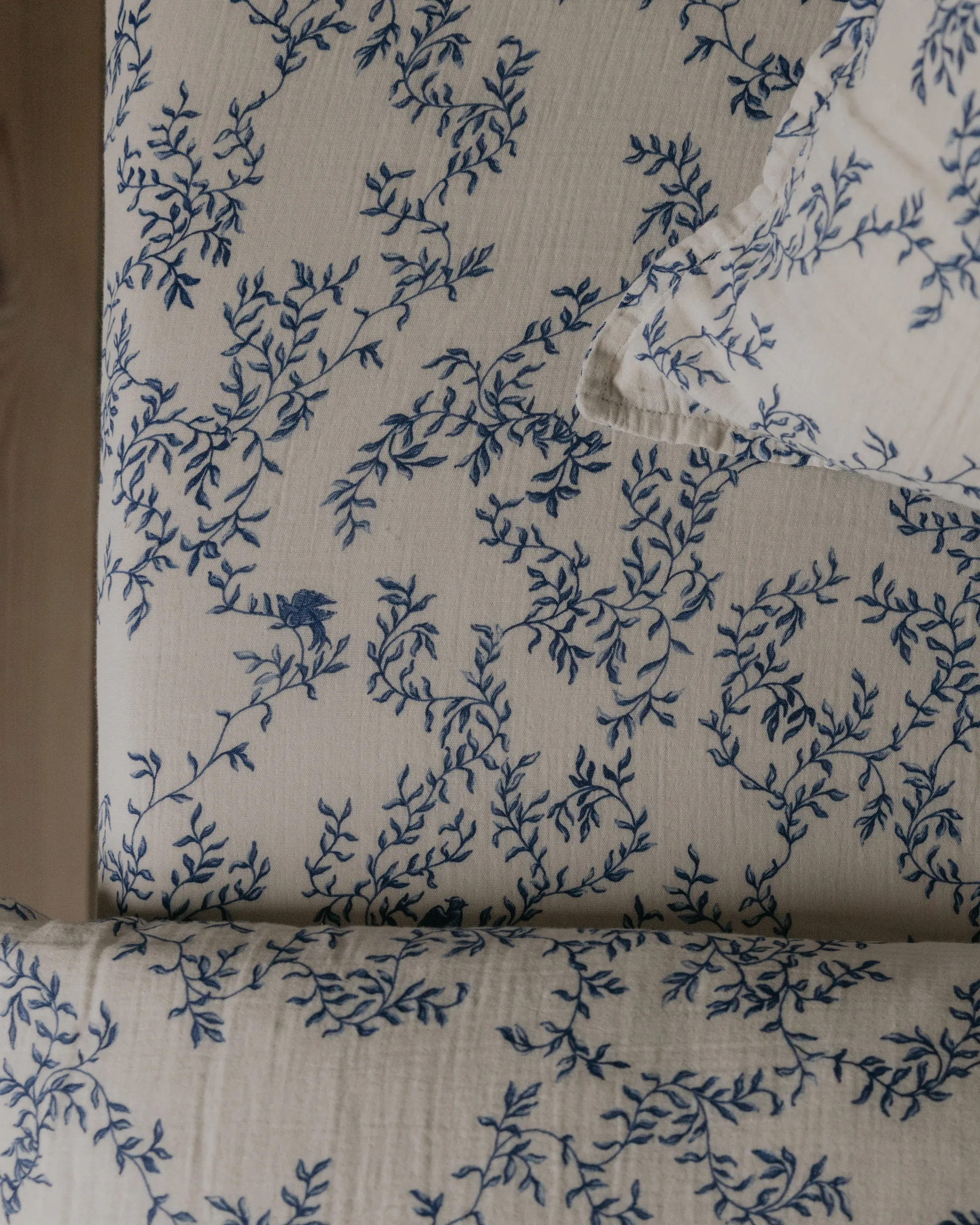 Prześcieradło z gumką Jardim Muslin, 60x120x20 cm Garbo&Friends