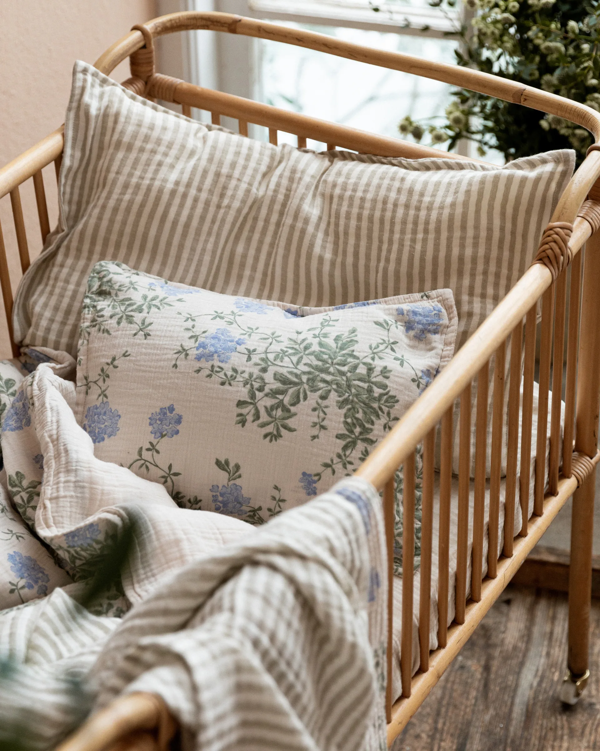 Zestaw pościeli Plumbago Muslin junior, 100x130 cm/35x55 cm Garbo&Friends